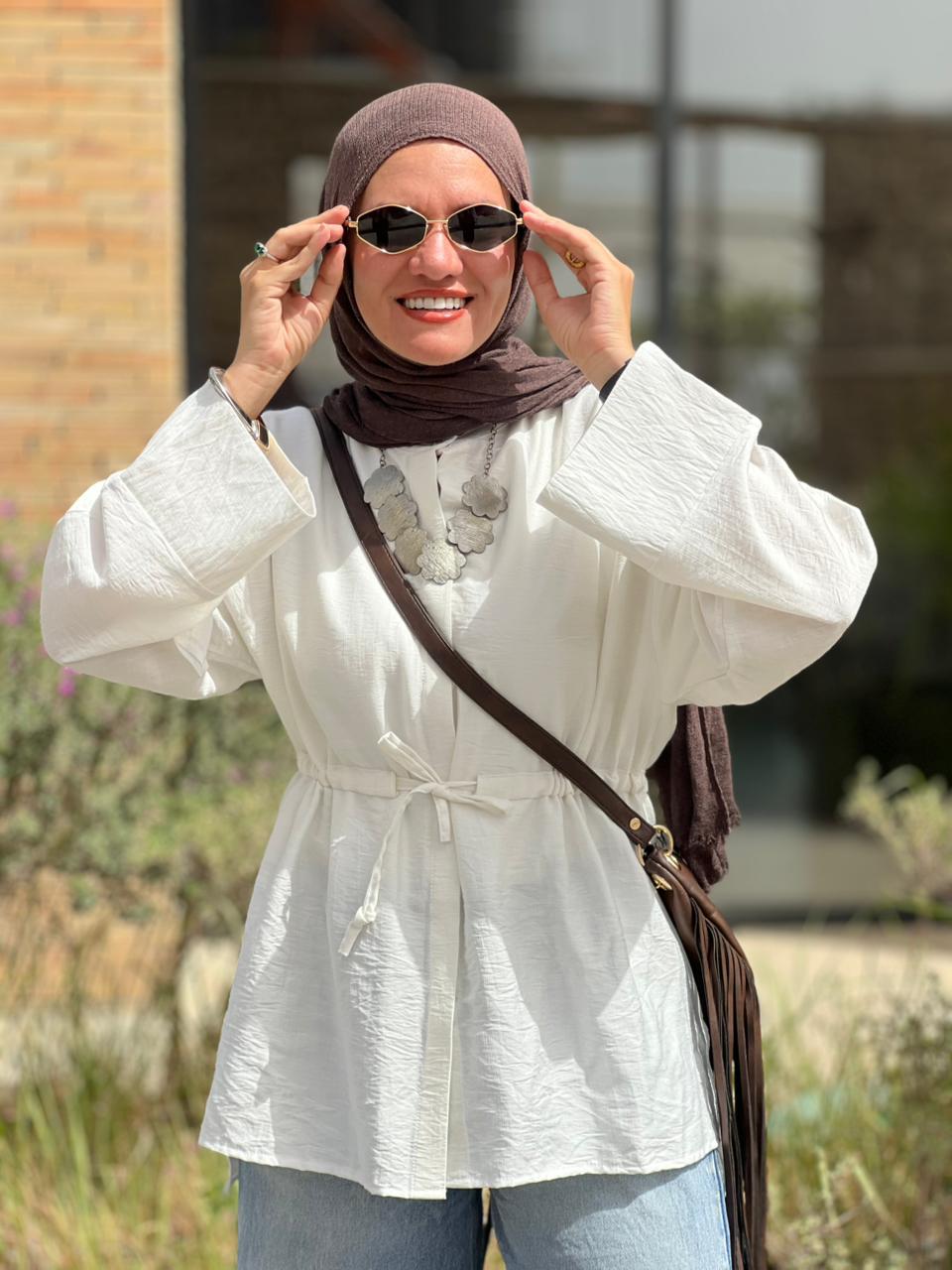 Linen blouse in white