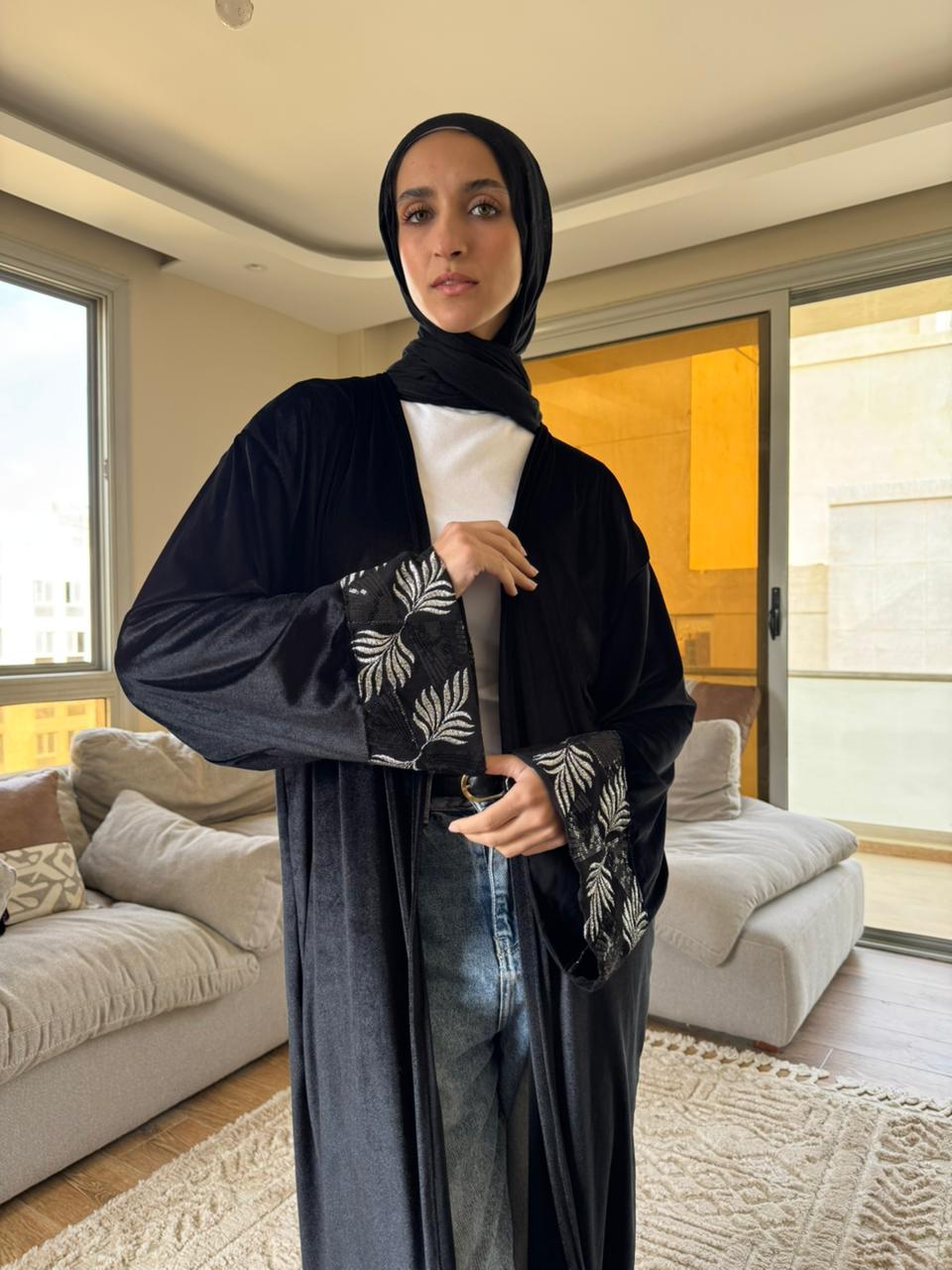LIA KAFTAN in Black